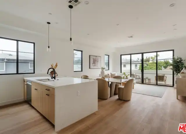 Property at 1952 S Garth Ave Unit 2, Los Angeles, CA, 90034, 5 beds, 4 baths, [object Object]