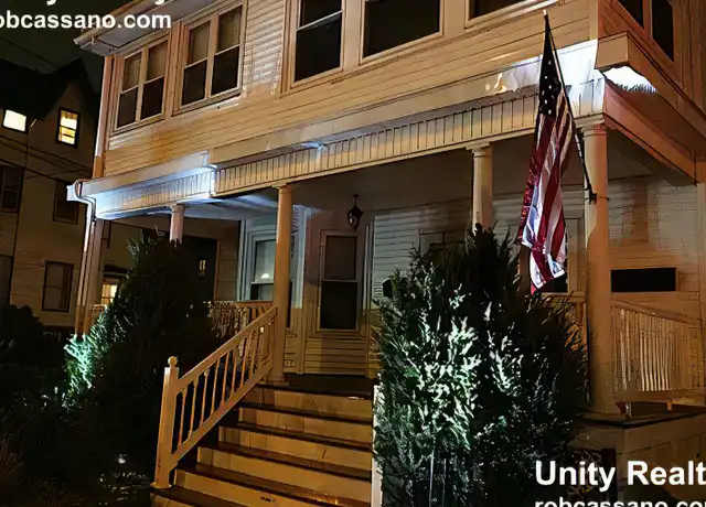 Property at 21 New Ocean St Unit 1, Lynn, MA, 01902, 2 beds, 1 bath, [object Object]