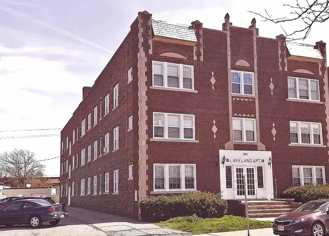 Property at Lakeland Apartments - 1415 Riverside Dr, Lakewood, OH, 44107, 2 beds, 1 bath, [object Object]
