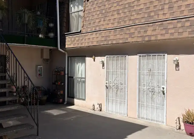 Property at 3396 E Sierra Madre Ave, Fresno, CA, 93726, 2 beds, 1.5 baths, [object Object]