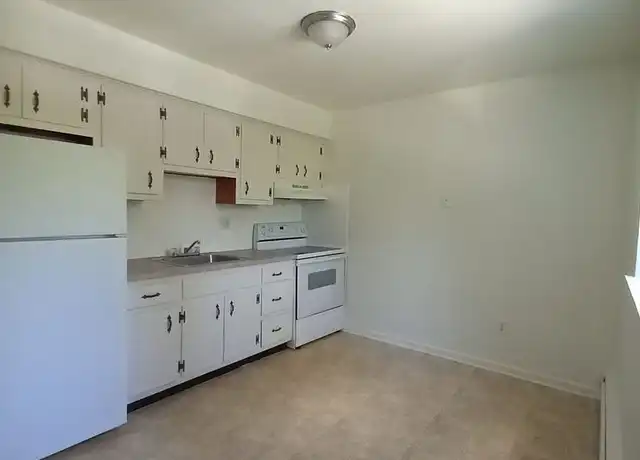 Property at 301 E Brown St Unit B7, Norristown, PA, 19401, 1 bed, 1 bath, [object Object]