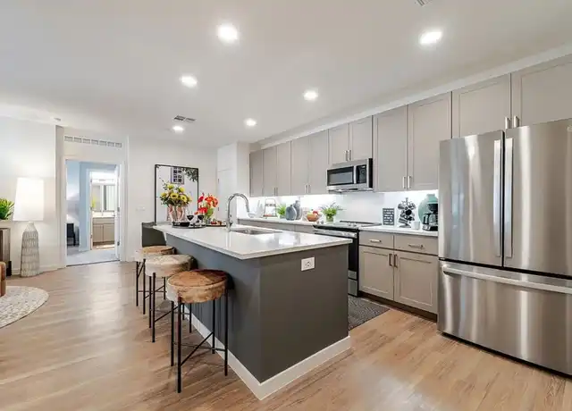 Property at Solara Vista - 5885 S 32nd St, Phoenix, AZ, 85040, 1-3 bed, 1-2 bath, [object Object]