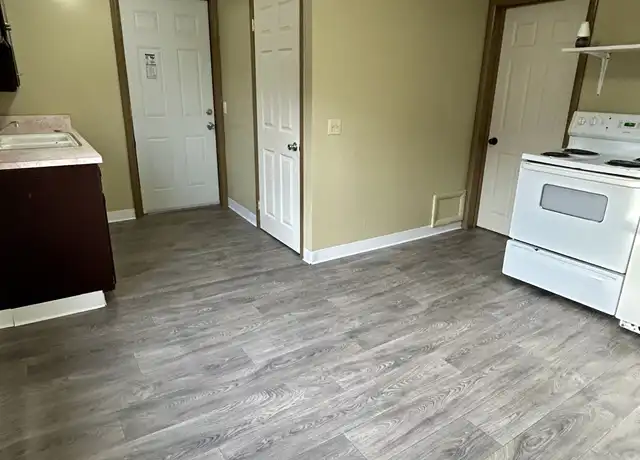 Property at 214 1st St N Unit 3, Virginia, MN, 55792, 1 bed, 1 bath, [object Object]