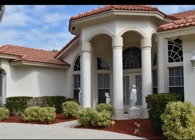Property at 1913 SE Airoso Blvd, Port Saint Lucie, FL, 34984, 5 beds, 3 baths, [object Object]
