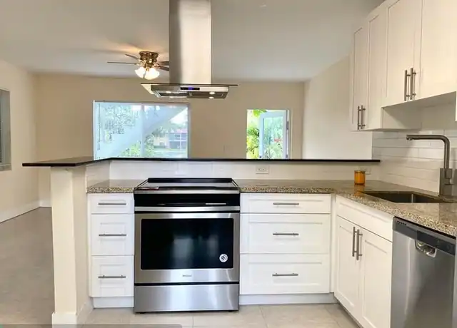 Property at 285 NE 17th Ct, Fort Lauderdale, FL, 33305, 3 beds, 2 baths, [object Object]