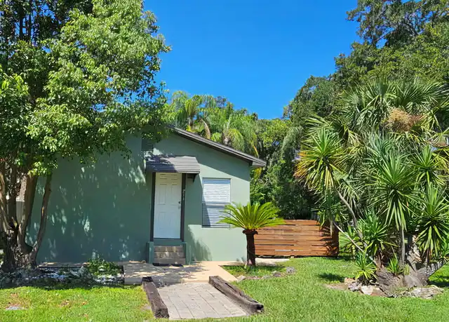Property at 711 Marietta St, Leesburg, FL, 34748, 2 beds, 2 baths, [object Object]