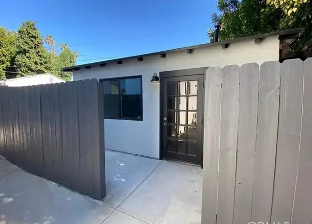 Property at 2618 S Bentley Ave, Rancho Park, CA, 90064, 2 beds, 1 bath, [object Object]