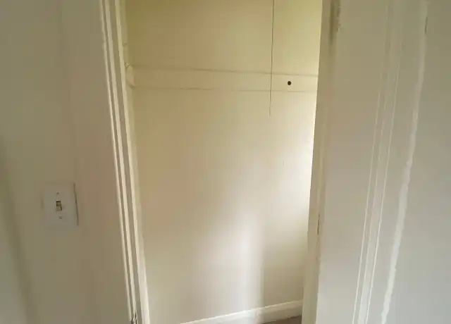 Property at 2 E 5th St #2, Monroe, MI, 48161, 2 beds, 1 bath, [object Object]