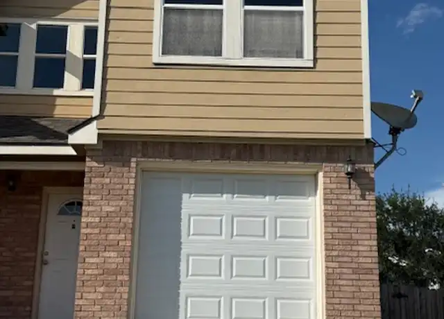 Property at 725 Claremont Pkwy Unit B, Marble Falls, TX, 78654, 3 beds, 2.5 baths, [object Object]