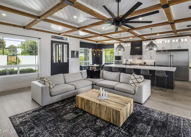 Property at 3322 N Valencia Ln, Phoenix, AZ, 85018, 4 beds, 4.5 baths, [object Object]