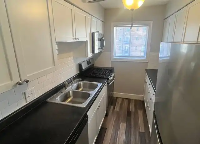 Property at 622 S 36th St Unit 8, Omaha, NE, 68105, 1 bed, 1 bath, [object Object]