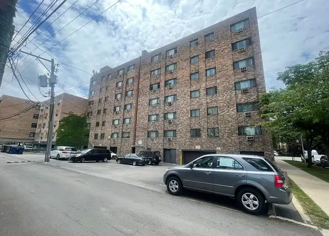 Property at 6633 N Sheridan Rd, Chicago, IL, 60626, 0-1 beds, 1 bath, [object Object]