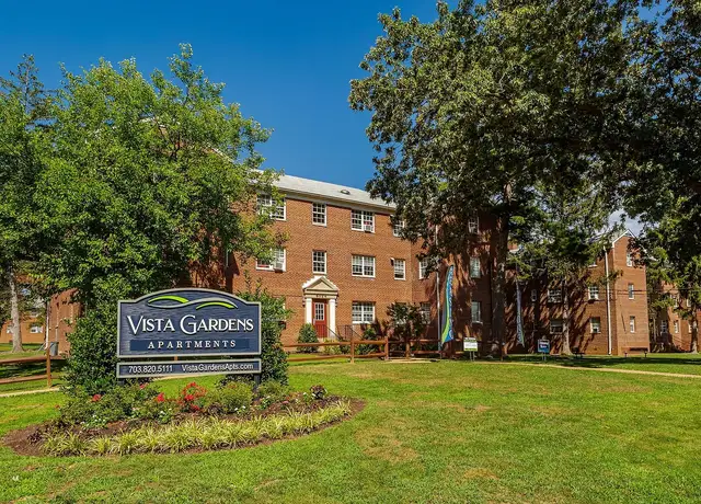 Photo of 6024 Vista Dr, Bailey's Crossroads, VA 22041