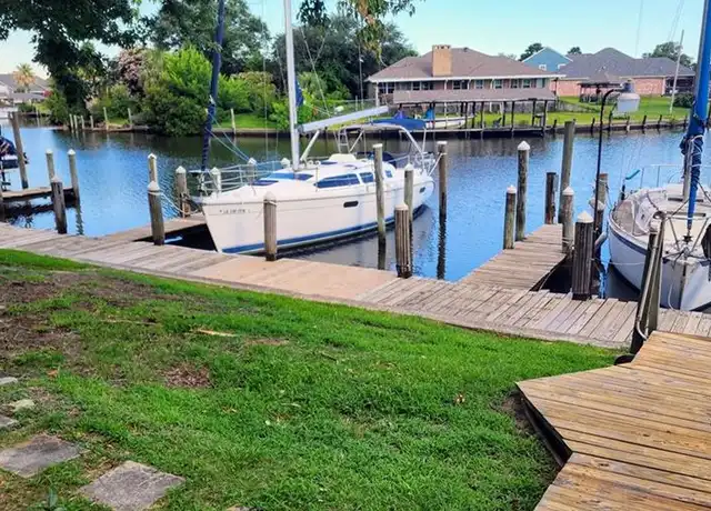 Property at 732 Marina Dr, Slidell, LA, 70458, 2 beds, 2.5 baths, [object Object]