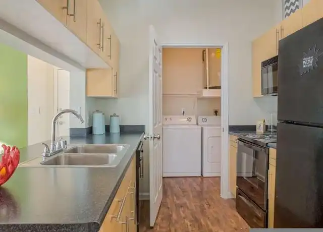 Property at 1401 Texas 360, Euless, TX, 76039, 1 bed, 1 bath, [object Object]