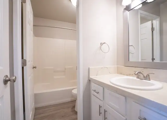 Photo of 1905 W Appleway Ave, Coeur D Alene, ID 83814