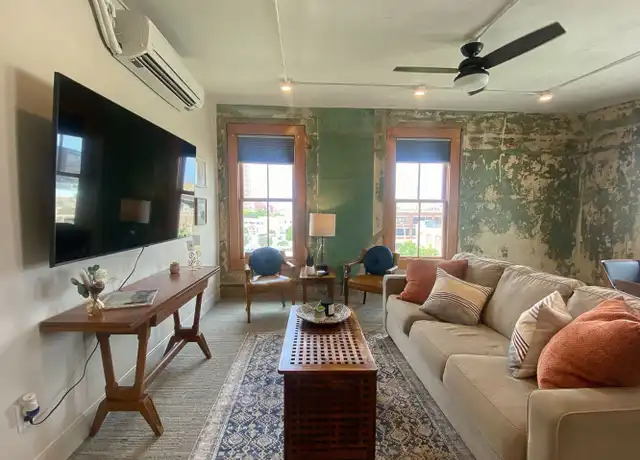 Property at 219 N Alamo St #402, San Antonio, TX, 78205, 1 bed, 1 bath, [object Object]