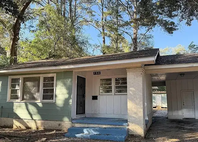 Property at 756 Kensington Pl, Jackson, MS, 39206, 3 beds, 1 bath, [object Object]