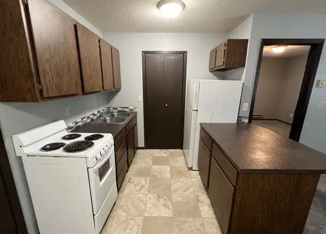 Property at 723 S Congress St, Aberdeen, SD, 57401, 1 bed, 1 bath, [object Object]