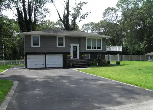 Property at 2 Argyle Pl, Smithtown, NY, 11787, 4 beds, 2 baths, [object Object]