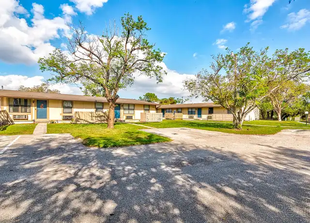 Property at Lost Tree Apartments - 15105 Pine Meadows Dr, Fort Myers, FL, 33908, 1 bed, 1 bath, [object Object]
