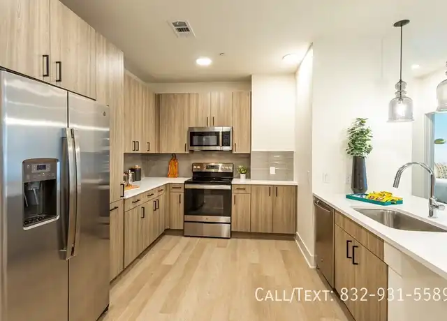 Property at 8 Jagged Ridge Dr Unit CPTG2, Spring, TX, 77389, 2 beds, 2 baths, [object Object]
