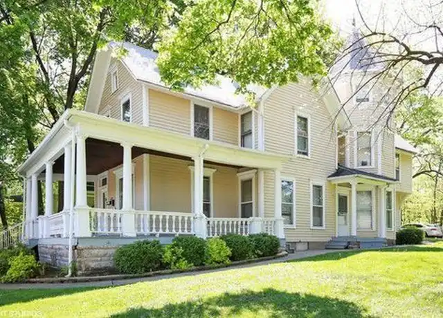 Property at 517 E Chicago St Unit 1, Elgin, IL, 60120, 1 bed, 1 bath, [object Object]