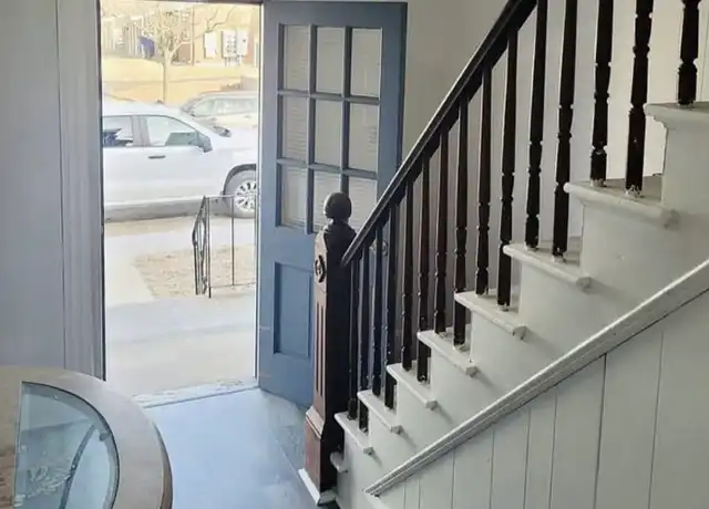 Property at 384 Belmont St Unit 1, Manchester, NH, 03103, 2 beds, 1 bath, [object Object]