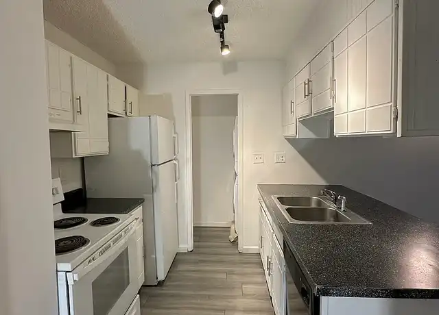 Property at Squire Apartments - 6900 W 25th Ave, Edgewater, CO, 80214, 1-2 bed, 1 bath, [object Object]