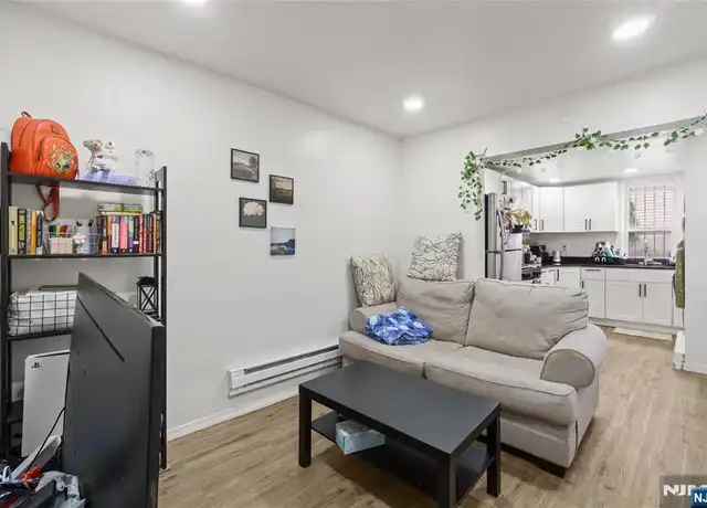 Property at 477 Mercer St Unit 1-1, Jersey City, NJ, 07306, 1 bed, 1 bath, [object Object]