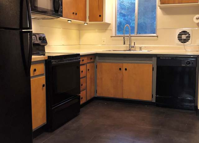 Photo of 3832 Riverside Dr Unit c, Upper Arlington, OH 43220