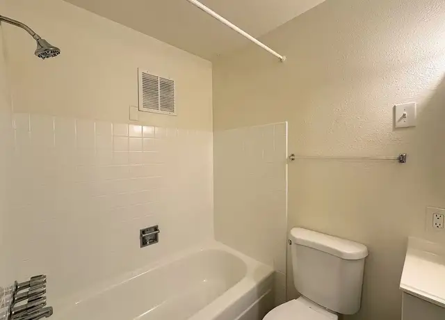 Photo of 3015 N Highland St, Tacoma, WA 98407
