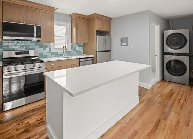 Property at 140 Nash St Unit 2, New Haven, CT, 06511, 3 beds, 2 baths, [object Object]