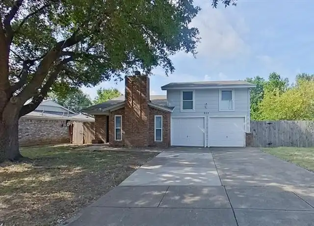 Property at 202 Colony Dr, Arlington, TX, 76002, 3 beds, 3 baths, [object Object]