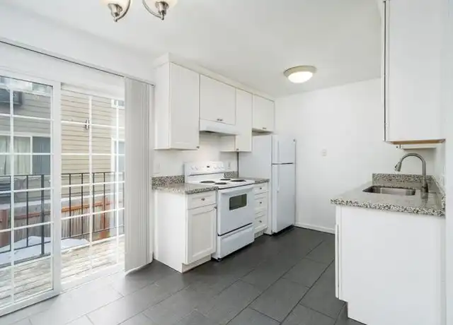 Property at 4133 NE 82nd Ave, Portland, OR, 97220, 2 beds, 1 bath, [object Object]