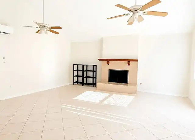 Property at 21024 Hemmingway St, Canoga Park, CA, 91304, 1 bed, 1 bath, [object Object]