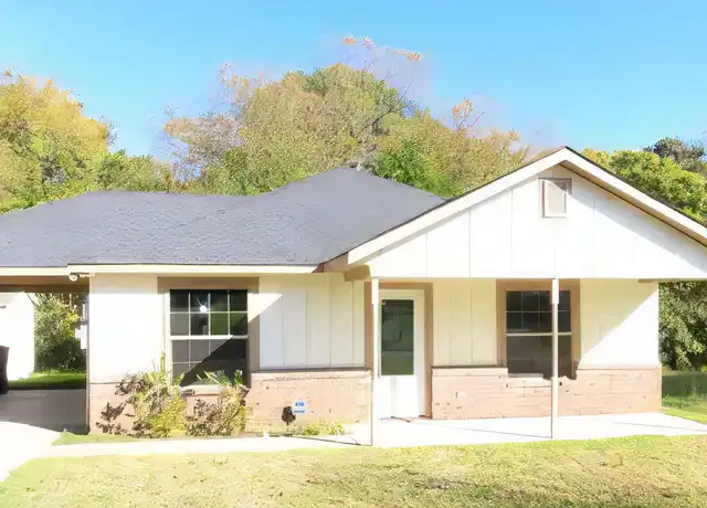 Property at 2207 Luther St, Tyler, TX, 75701, 3 beds, 2 baths, [object Object]