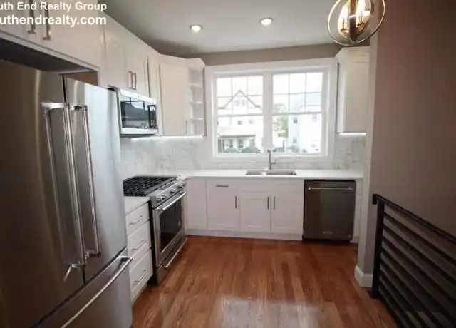Property at 110 Main St, Everett, MA, 02149, 3 beds, 2 baths, [object Object]