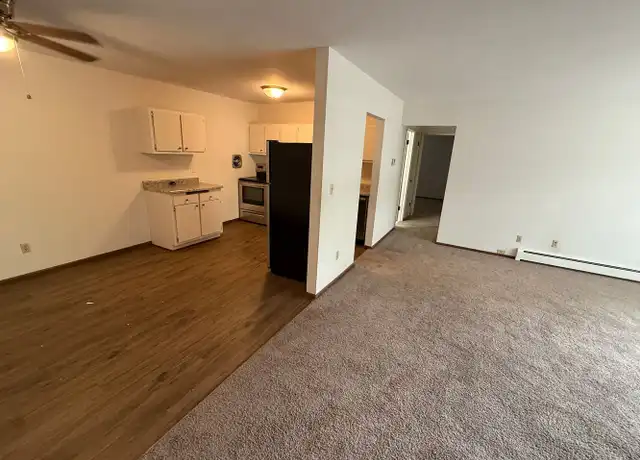 Property at 202 Williamsburg Dr Unit 1, Thiensville, WI, 53092, 2 beds, 1.5 baths, [object Object]