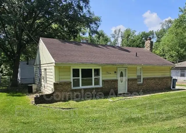 Property at 1259 Howe St, Valparaiso, IN, 46385, 3 beds, 1 bath, [object Object]