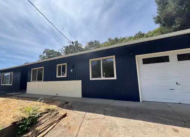 Property at 1188 NE Lincoln St, Roseburg, OR, 97470, 4 beds, 2 baths, [object Object]