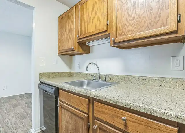 Property at Ashford Place - 6075 Grelot Rd, Mobile, AL, 36609, 1 bed, 1 bath, [object Object]