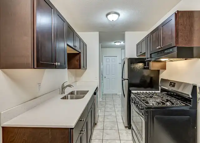 Property at Park West Apartments, LLC - 1427 Colorado Ave S, Minneapolis, MN, 55416, 1 bed, 1 bath, [object Object]