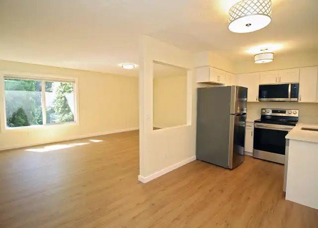 Property at 1865 SE Oak St Unit 1859, Portland, OR, 97214, 2 beds, 1 bath, [object Object]