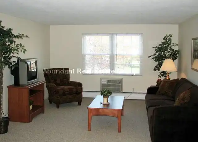 Property at 12 Totman Dr Unit 11, Woburn, MA, 01801, 1 bed, 1 bath, [object Object]