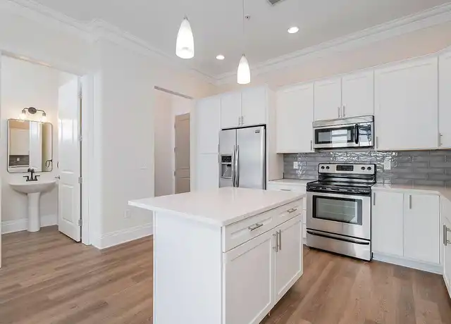 Property at Harrison Park Apartments - 565 W 1st Ave, Columbus, OH, 43215, 1-2 bed, 1-2.5 bath, [object Object]