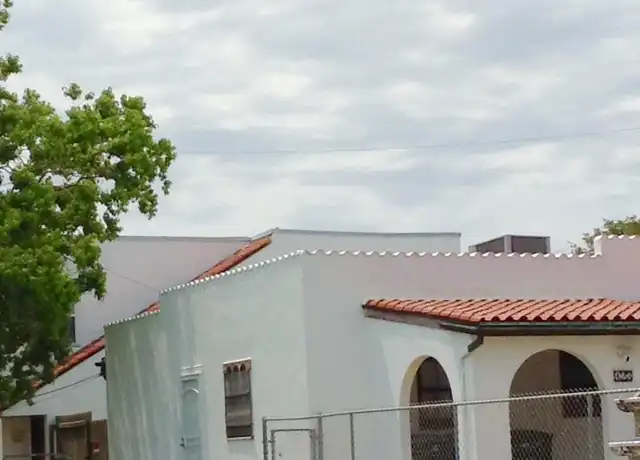 Property at 123 The Strand Unit rear, Galveston, TX, 77550, 3 beds, 1 bath, [object Object]