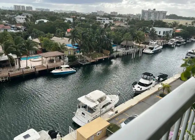 Property at 2000 NE 135th St #707, North Miami, FL, 33181, 1 bed, 1 bath, [object Object]
