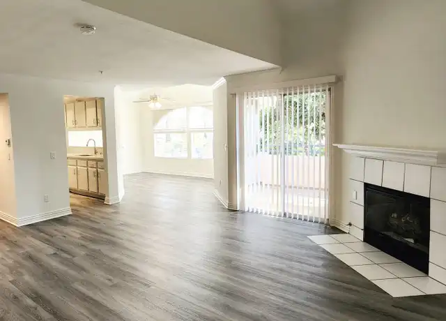 Property at 5042 Waverider Cir Unit D, Huntington Beach, CA, 92649, 2 beds, 2 baths, [object Object]