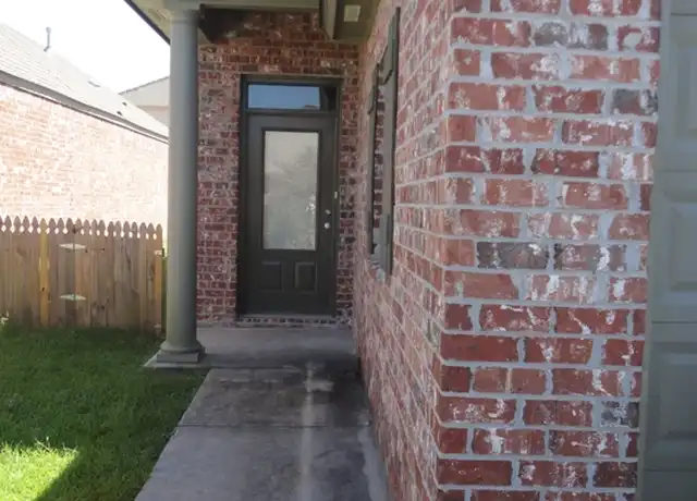 Property at 3824 Summer Ville Dr, Baton Rouge, LA, 70817, 3 beds, 2 baths, [object Object]